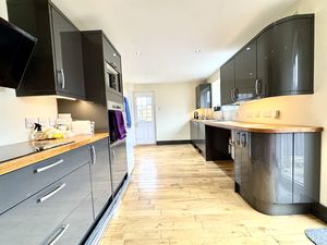 Photo 6- click for photo gallery